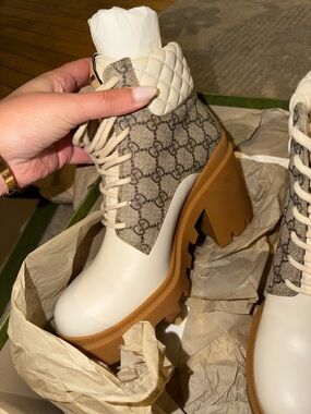 GUCCI Apollo GG Supreme Nappa Samoa
Quilted Lace Up Ankle Boots Sz 39 1/2 white